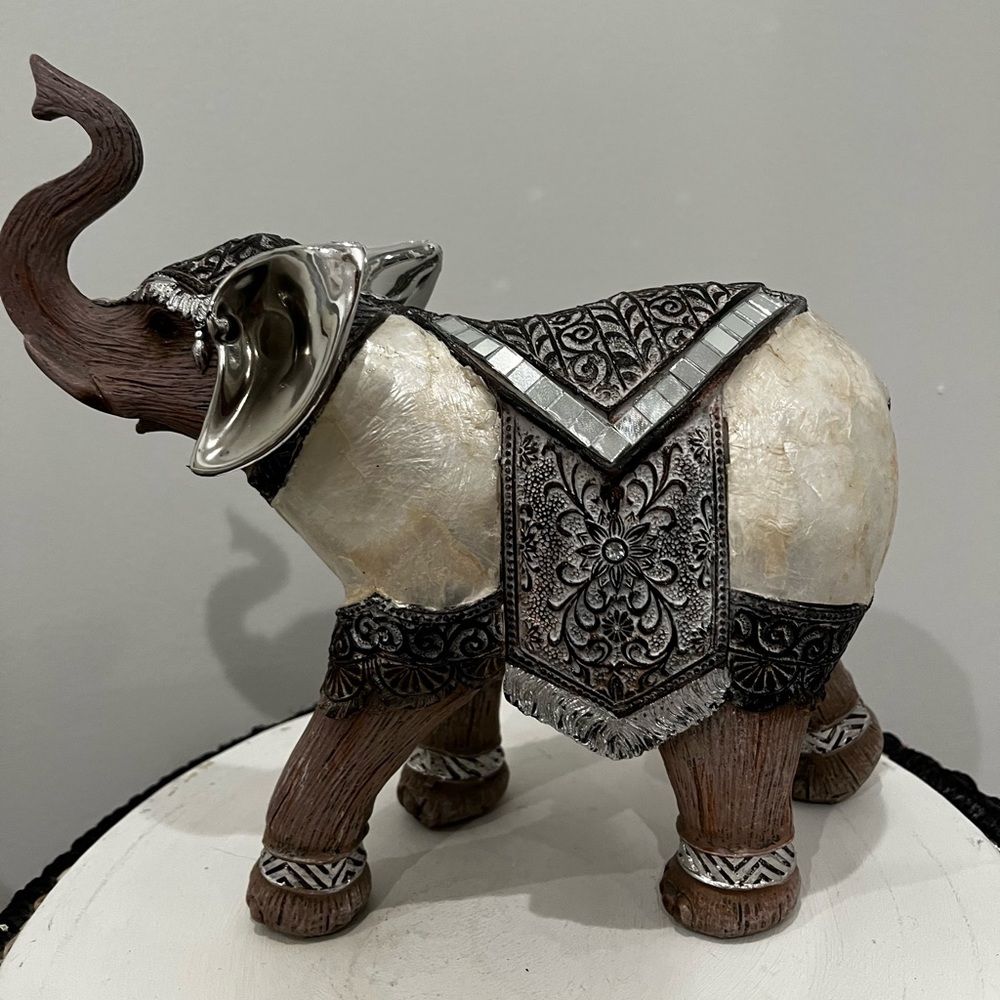 Lucky Elephant large wooden white/ brown/silver